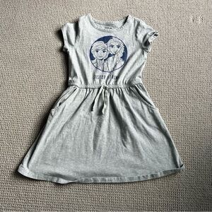 🍭6/$30 Disney Frozen Anna Elsa Sisters Short Sleeve Dress - Medium - 8